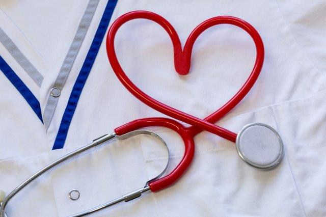 Stetoskop, Herz, Pflegehemd