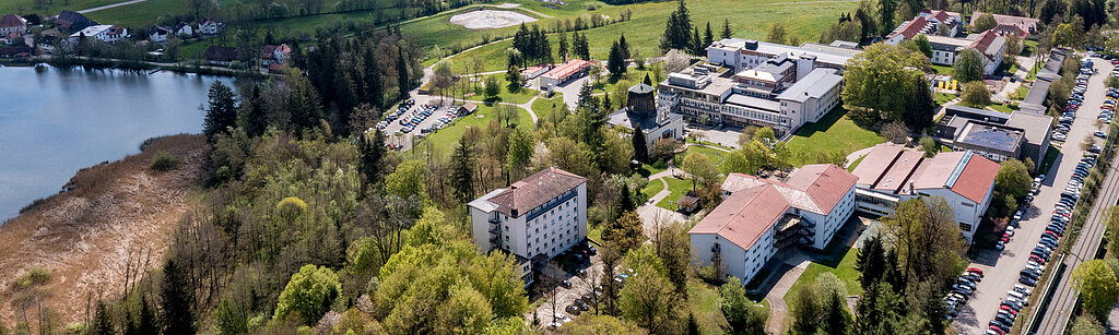 Luftaufnahme der Fachkliniken Wangen im Monat Mai