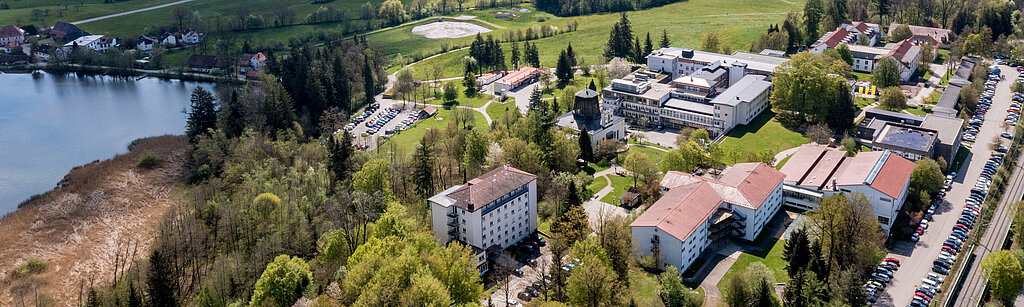 Luftaufnahme der Fachkliniken Wangen im Monat Mai